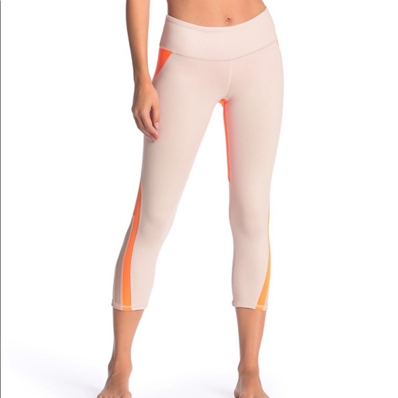 ALO Yoga Pants - Alo Yoga Range Mesh Capri Leggings